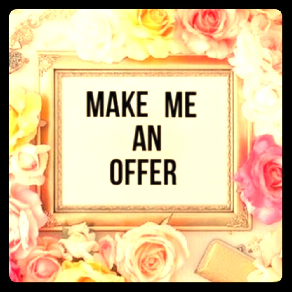 All reasonable offers considered 💜❤️
